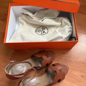 Hermes wedge